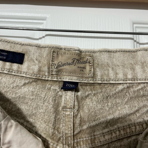 Universal thread khaki colored jeans, high-rise and crop-length. - Picture 2 of 2